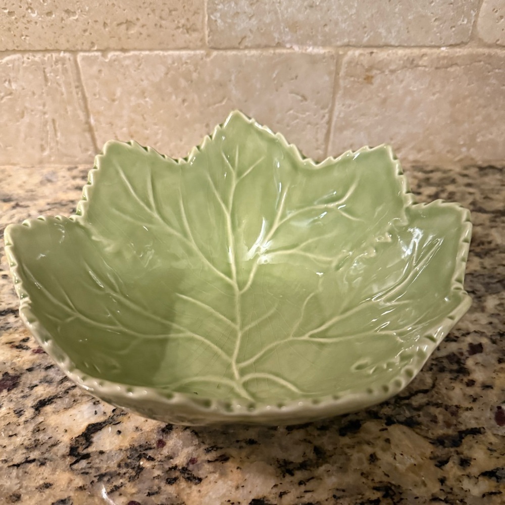 Olfaire Portugal Decorative Art  Maple Leaf Dish Bowl Light Green Taupe 7" - Picture 2 of 5